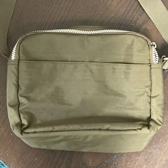 Baggallini Crossbody Purse Travel Tan Khaki Excellent Condition - Picture 5 of 16